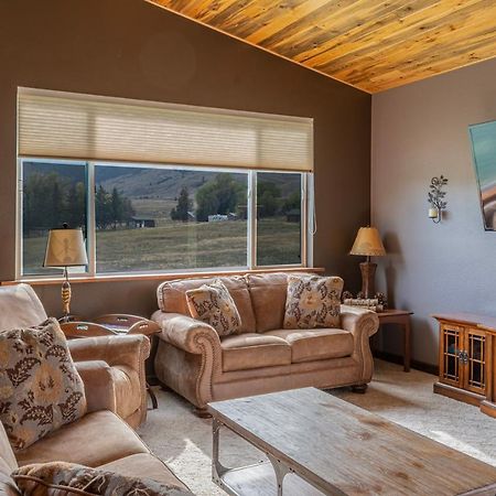 Bison Lodge - Lg Home - 2 Bedrooms - Less Than 5 Miles To Yellowstone North Entrance, Sleeps Up To 8 Гардінер Екстер'єр фото