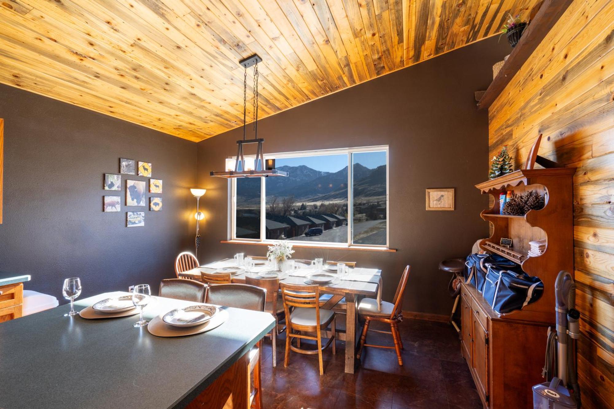 Bison Lodge - Lg Home - 2 Bedrooms - Less Than 5 Miles To Yellowstone North Entrance, Sleeps Up To 8 Гардінер Екстер'єр фото