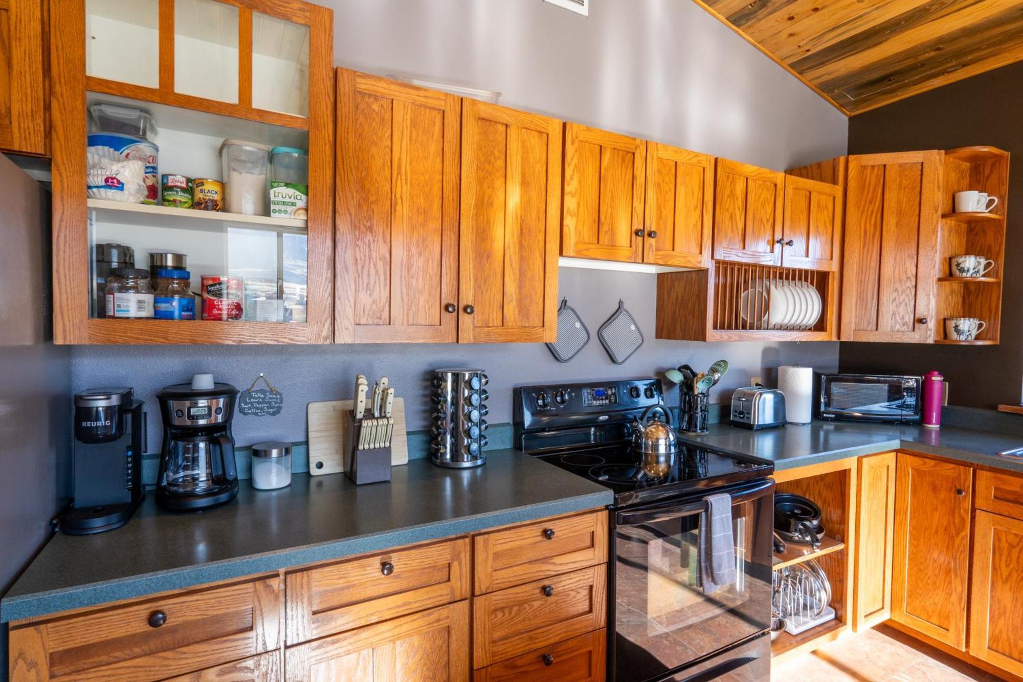 Bison Lodge - Lg Home - 2 Bedrooms - Less Than 5 Miles To Yellowstone North Entrance, Sleeps Up To 8 Гардінер Екстер'єр фото