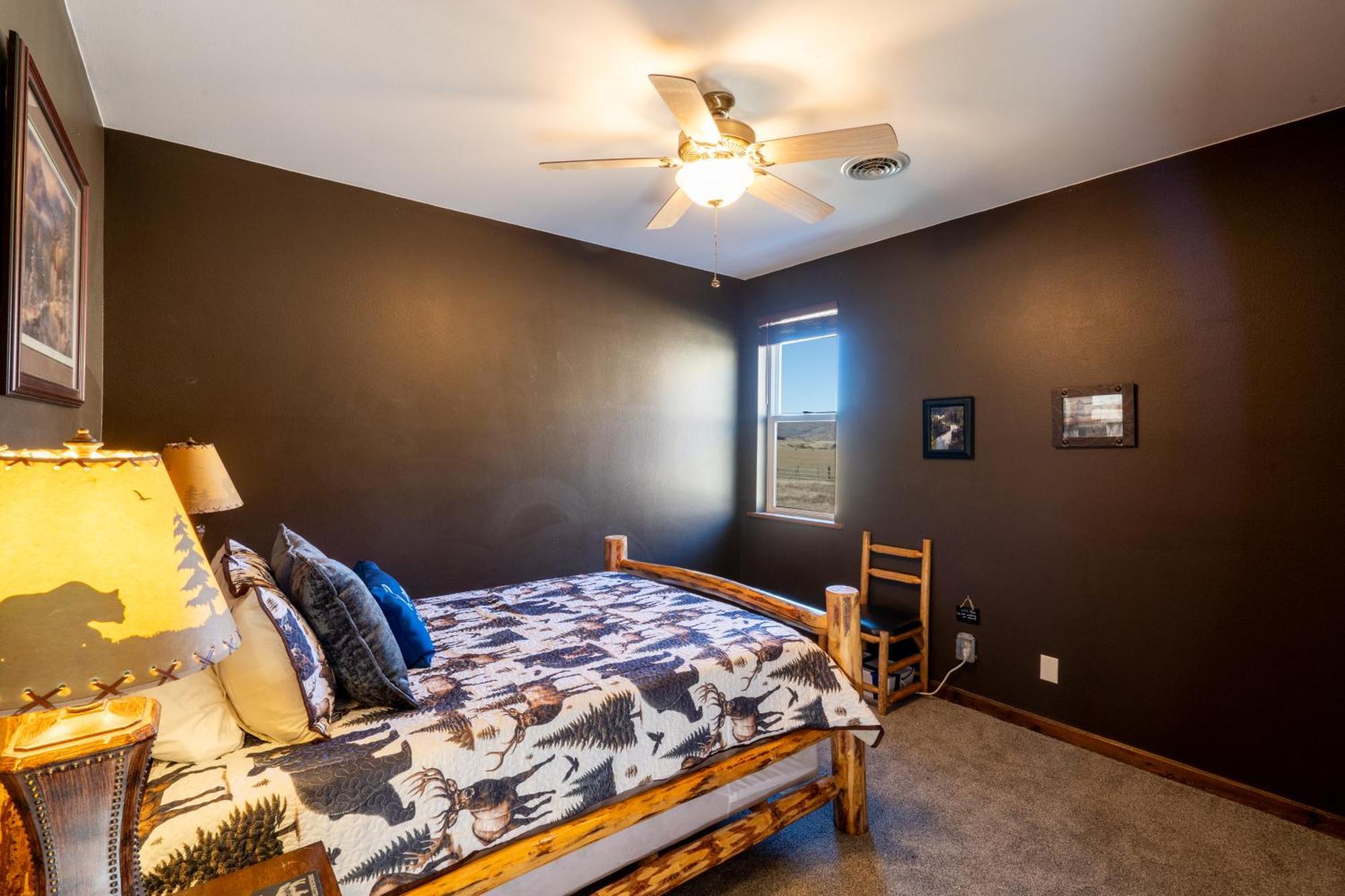 Bison Lodge - Lg Home - 2 Bedrooms - Less Than 5 Miles To Yellowstone North Entrance, Sleeps Up To 8 Гардінер Екстер'єр фото
