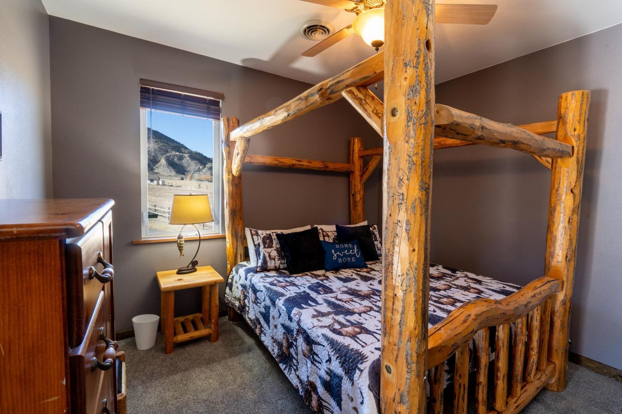 Bison Lodge - Lg Home - 2 Bedrooms - Less Than 5 Miles To Yellowstone North Entrance, Sleeps Up To 8 Гардінер Екстер'єр фото