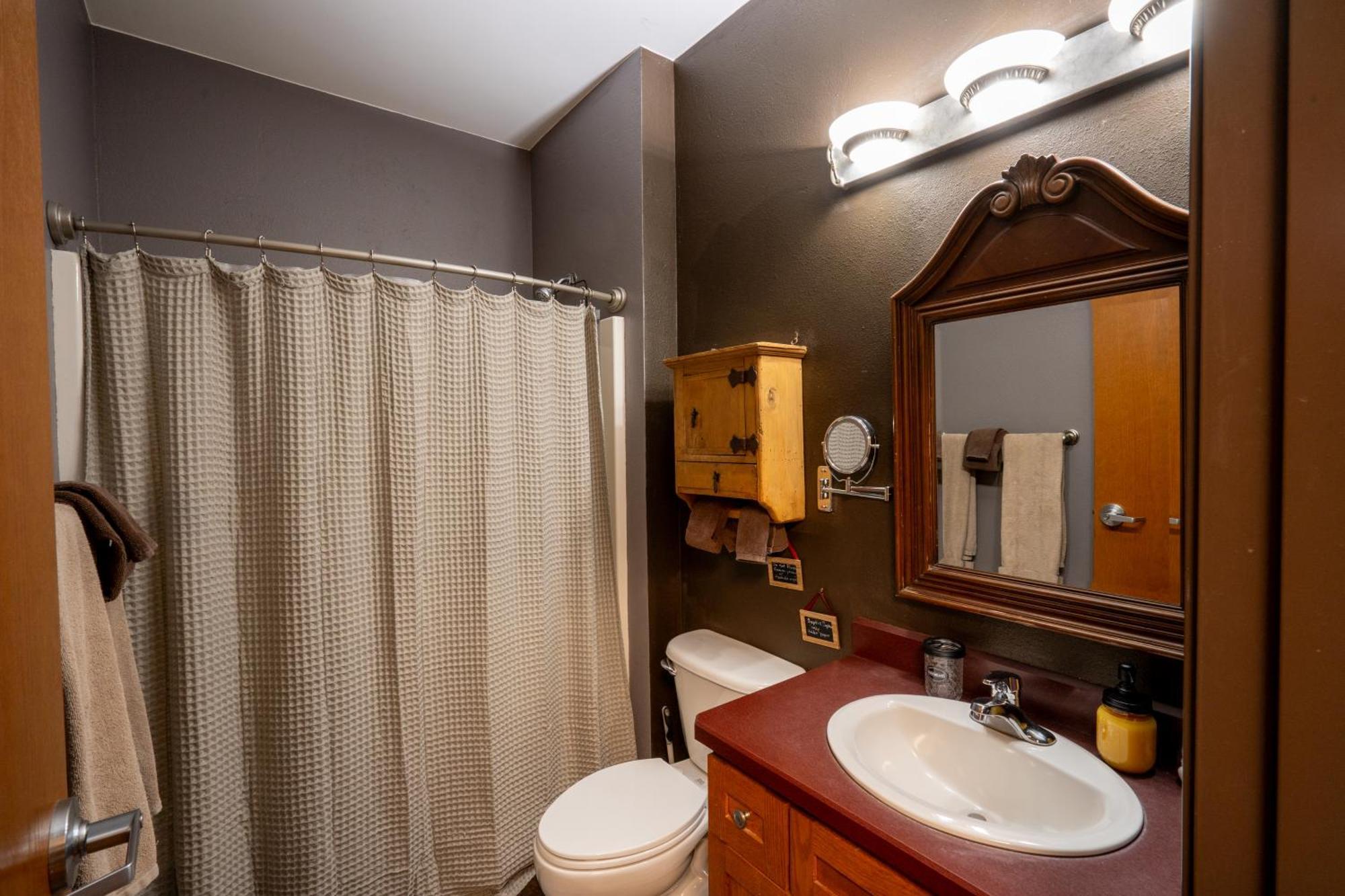 Bison Lodge - Lg Home - 2 Bedrooms - Less Than 5 Miles To Yellowstone North Entrance, Sleeps Up To 8 Гардінер Екстер'єр фото