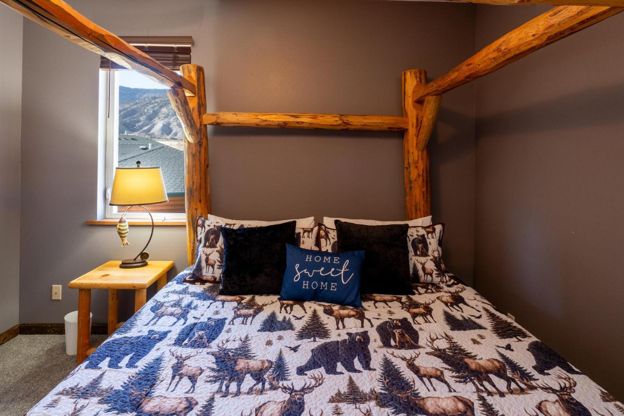 Bison Lodge - Lg Home - 2 Bedrooms - Less Than 5 Miles To Yellowstone North Entrance, Sleeps Up To 8 Гардінер Екстер'єр фото