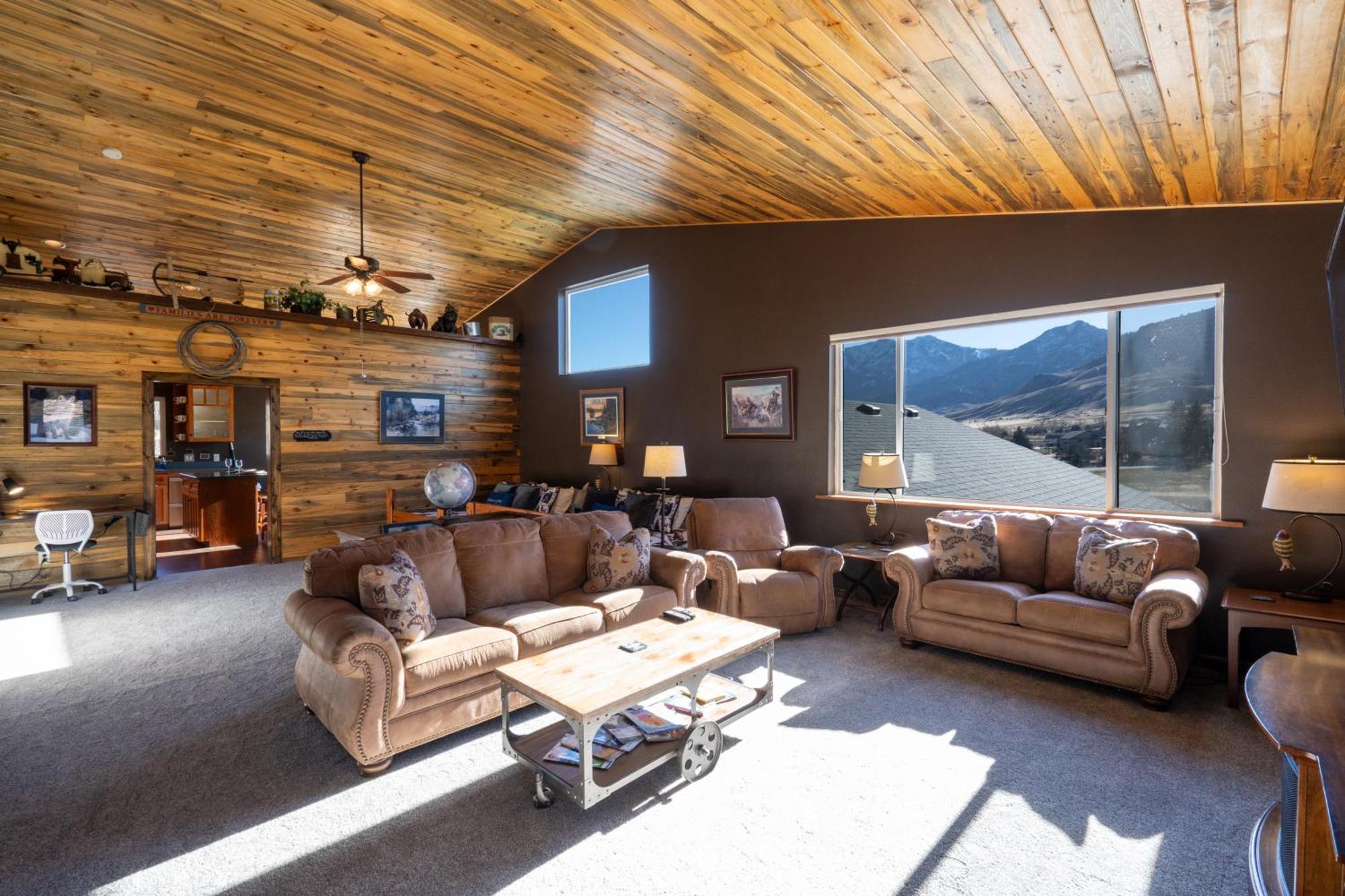 Bison Lodge - Lg Home - 2 Bedrooms - Less Than 5 Miles To Yellowstone North Entrance, Sleeps Up To 8 Гардінер Екстер'єр фото