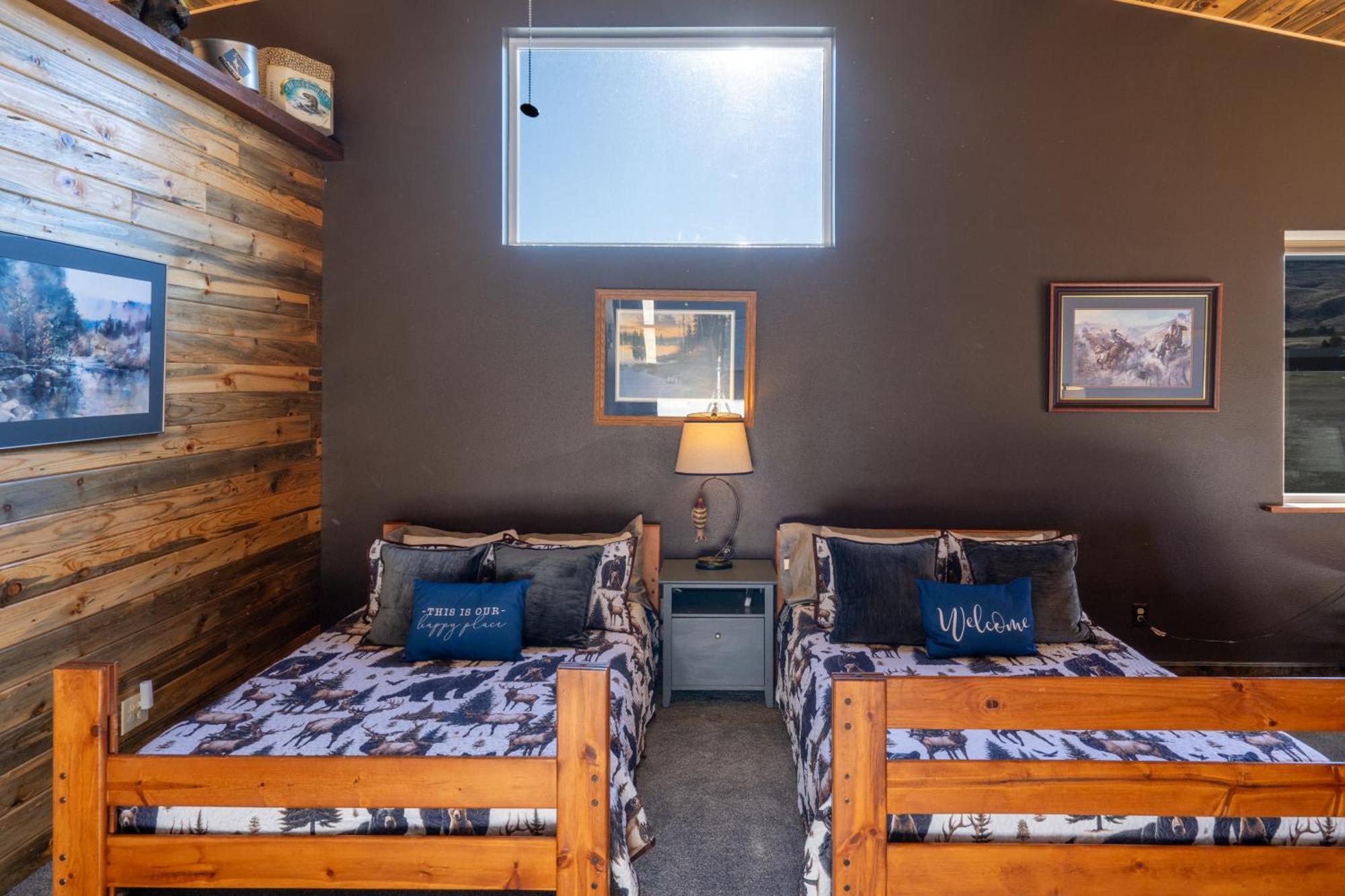 Bison Lodge - Lg Home - 2 Bedrooms - Less Than 5 Miles To Yellowstone North Entrance, Sleeps Up To 8 Гардінер Екстер'єр фото