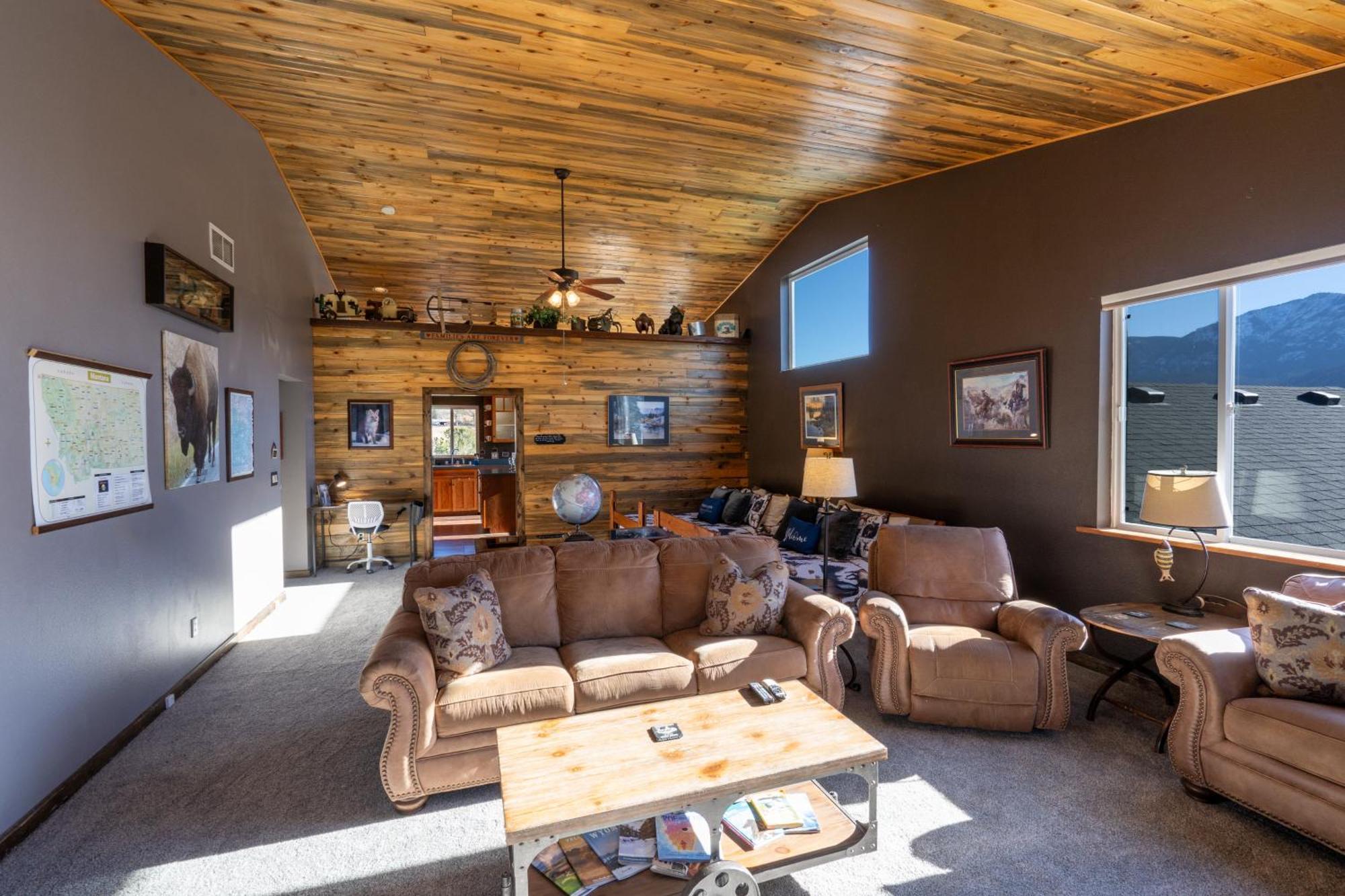 Bison Lodge - Lg Home - 2 Bedrooms - Less Than 5 Miles To Yellowstone North Entrance, Sleeps Up To 8 Гардінер Екстер'єр фото