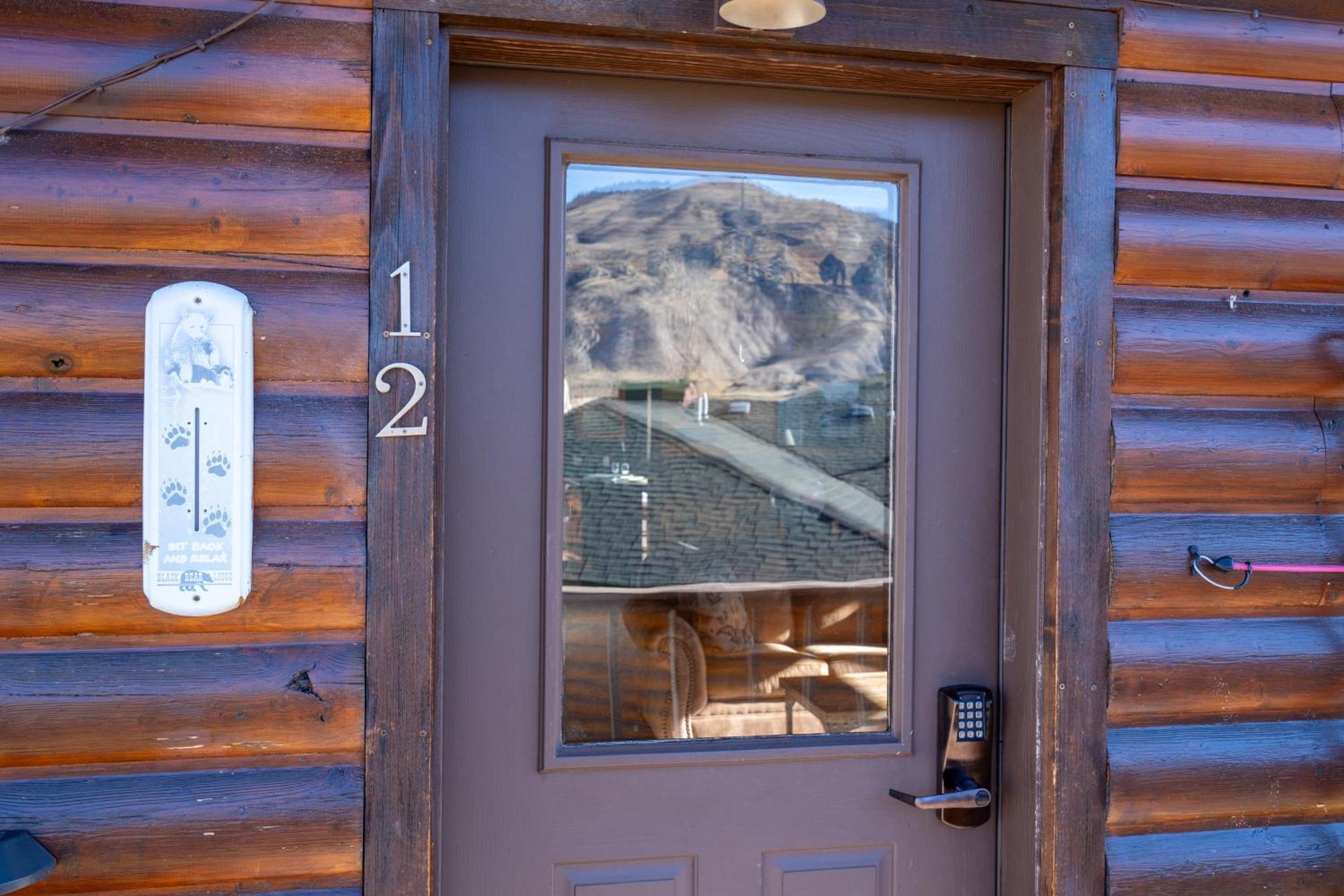 Bison Lodge - Lg Home - 2 Bedrooms - Less Than 5 Miles To Yellowstone North Entrance, Sleeps Up To 8 Гардінер Екстер'єр фото